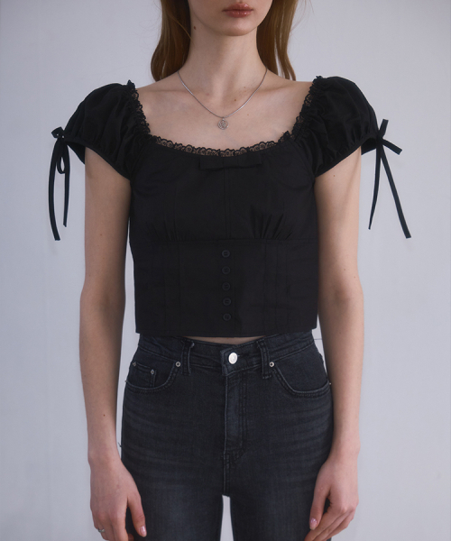 ROSEFRANTZ（ロゼフランツ）の「Ribbon Pintuck Crop Blouse [Black]（シャツ/ブラウス・レディース・ブラック・SMALL/MEDIUM）」の2枚目の写真