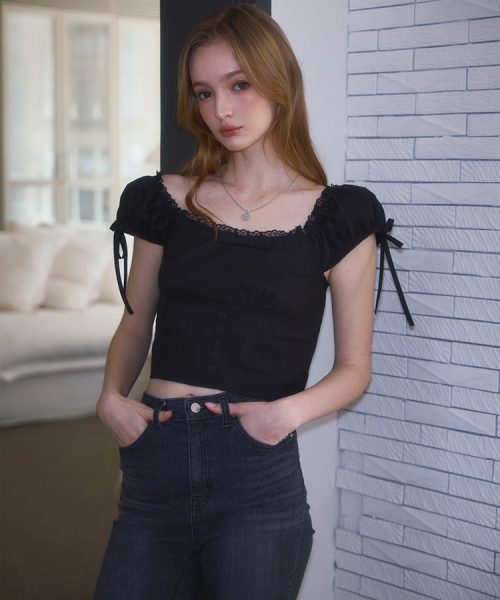 ROSEFRANTZ（ロゼフランツ）の「Ribbon Pintuck Crop Blouse [Black]（シャツ/ブラウス・レディース・ブラック・SMALL/MEDIUM）」の3枚目の写真