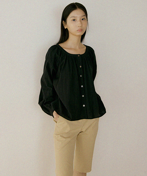 LINGSEOUL（リングソウル）の「stripe shirring volume blouse-black（シャツ/ブラウス・レディース・その他・FREE）」の3枚目の写真