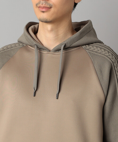 COMME CA MEN（コムサメン）の「ニットコンビ プルオーバーパーカ（パーカー・メンズ・チャコールグレー/ブラック/ベージュ・M/L）」の5枚目の写真