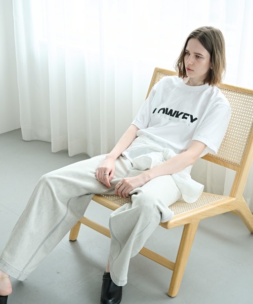 kha:ki（カーキ）の「「KHA:KI / カーキ」BOX TEE -LOWKEY-（Tシャツ/カットソー・レディース・ブラック/ホワイト・1）」の4枚目の写真