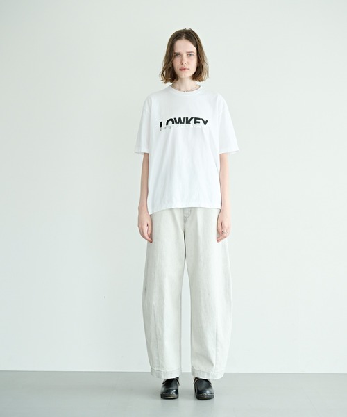 kha:ki（カーキ）の「「KHA:KI / カーキ」BOX TEE -LOWKEY-（Tシャツ/カットソー・レディース・ブラック/ホワイト・1）」の9枚目の写真