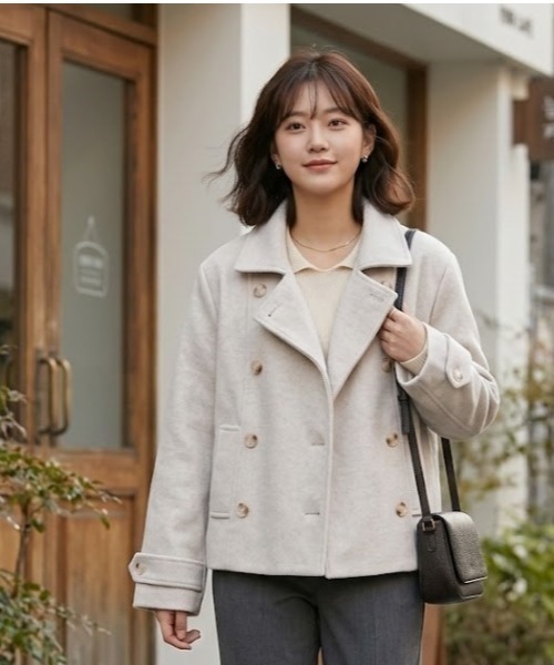 gossip!ロサンゼルス(ゴシップロサンゼルス)の「ダブルブレスト ショート丈ジャケット(ピーコート・レディース・グレー/オフホワイト/ブラック・FREE)」の1枚目の写真