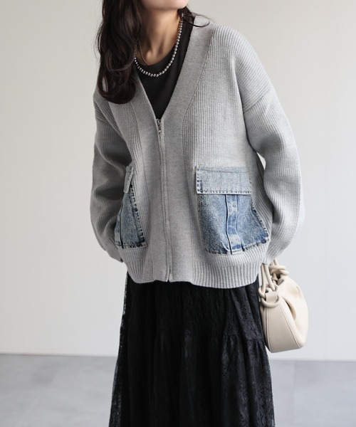 ap retro(アプレトロ)の「デニムポケットVネックニットカーディガン / ZIPカーディガン(カーディガン/ボレロ・レディース・グレー/ブラック/ベージュ・FREE)」の3枚目の写真