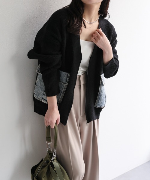 ap retro(アプレトロ)の「デニムポケットVネックニットカーディガン / ZIPカーディガン(カーディガン/ボレロ・レディース・グレー/ブラック/ベージュ・FREE)」の2枚目の写真