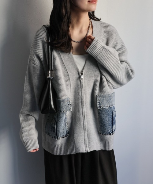 ap retro(アプレトロ)の「デニムポケットVネックニットカーディガン / ZIPカーディガン(カーディガン/ボレロ・レディース・グレー/ブラック/ベージュ・FREE)」の15枚目の写真