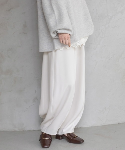 A part by（アパートバイ）の「【Sサイズ展開】イージーコクーンパンツ（スラックス・レディース・アイボリー/グリーン系その他6/ブラック・SMALL/MEDIUM）」の9枚目の写真