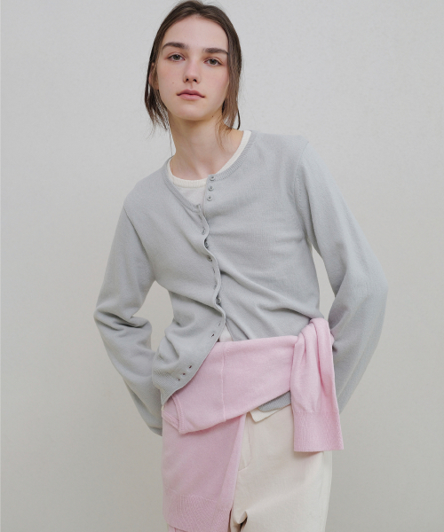 ANDNEEDS（アンドニーズ）の「Mari round cardigan (light gray)（カーディガン/ボレロ・レディース・その他・FREE）」の2枚目の写真