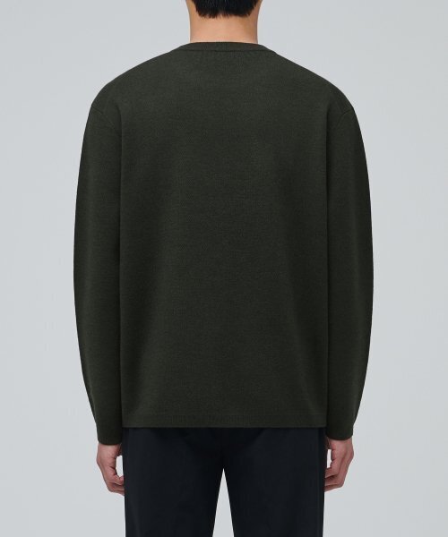MUSINSA STANDARD（ムシンサスタンダード）の「ミニマルクルーネックニット[カーキ]（ニット/セーター・メンズ・その他・XX-LARGE）」の2枚目の写真