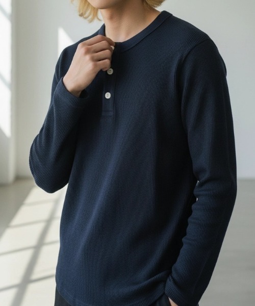 ARULE(アルール)の「A'GEM/9 × .kom 『ARULE/アルール』 WAFFLE HENLEY NECK LONG SLEEVE/ワッフル ヘンリーネック 長袖Tシャツ(Tシャツ/カットソー・メンズ・ネイビー/ホワイト/ライトグレー/グリーン/ブラック・M/L)」の5枚目の写真