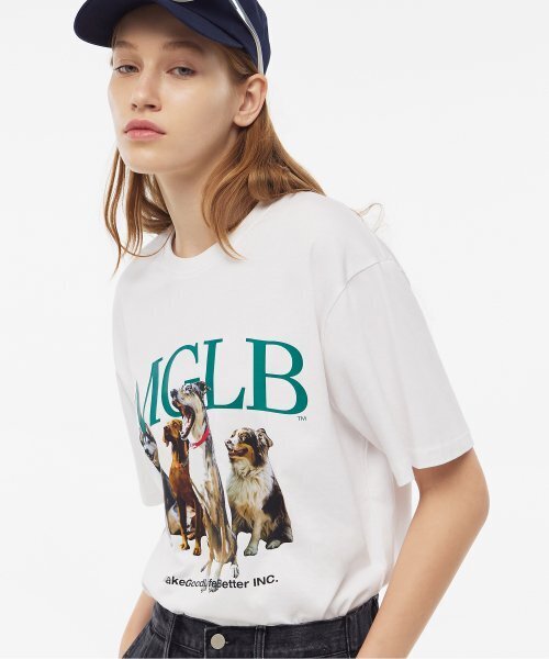 MATCHGLOBE(マッチグローブ)の「ドッグプリントオーバーサイズTシャツ(ホワイト)(Tシャツ/カットソー・レディース・その他・FREE)」の3枚目の写真