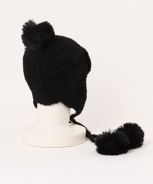 TONE SELECT GOODS(トーンセレクトグッズ)の「pur chouchou/耳当てつき ファーポンポン ニット帽 P4528(ニットキャップ/ビーニー・レディース・ブラック/ホワイト/ベージュ/グレイッシュベージュ・FREE)」の5枚目の写真
