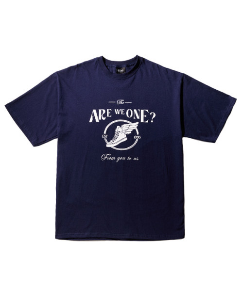 DVAN(ドゥヴァン)の「ARE WE ONE ハーフスリーブTシャツ (ネイビー)(Tシャツ/カットソー・レディース・その他・1/2)」の1枚目の写真