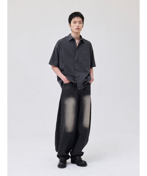 AKECII（アケシ）の「ケンタバルーンワイドデニムパンツ-ブラック（デニムパンツ・メンズ・その他・SMALL/MEDIUM/LARGE）」の2枚目の写真
