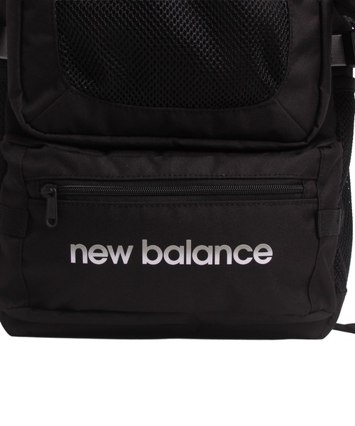 NEW BALANCE(ニューバランス)の「32L デイパック グラデーションロゴ(バックパック/リュック・メンズ・ブラック/ブラック×パープル・FREE)」の11枚目の写真