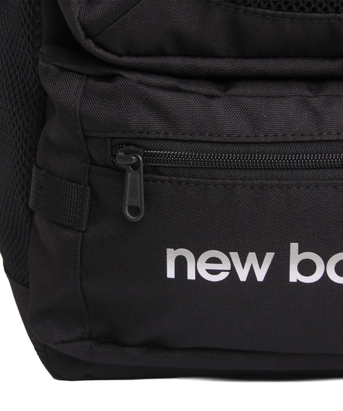 NEW BALANCE(ニューバランス)の「32L デイパック グラデーションロゴ(バックパック/リュック・メンズ・ブラック/ブラック×パープル・FREE)」の12枚目の写真