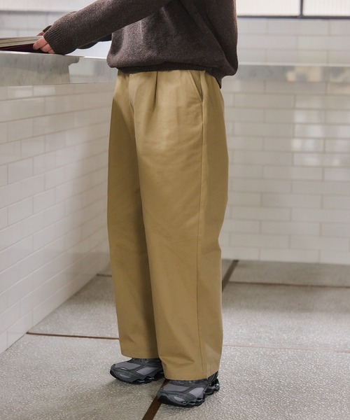 MILITARY(ミリタリー)の「【SETUP7】Twill Wide Tuck Chino Trousers / ツイルタックチノトラウザーズ KKP(チノパンツ・メンズ・ブラウン/ベージュ/ブラック・L/M)」の19枚目の写真