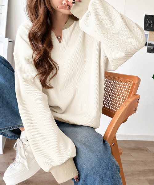 classicalelf(クラシカルエルフ)の「今っぽさは、色でつくる。オーバーサイズ配色ワッフルプルオーバー(Tシャツ/カットソー・レディース・チャコール/モカ/アイボリー/杢グレー・LARGE/MEDIUM/SMALL/X-LARGE)」の16枚目の写真