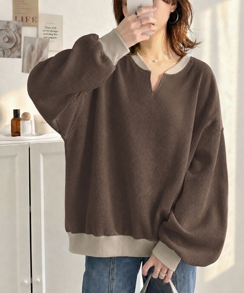 classicalelf(クラシカルエルフ)の「今っぽさは、色でつくる。オーバーサイズ配色ワッフルプルオーバー(Tシャツ/カットソー・レディース・チャコール/モカ/アイボリー/杢グレー・LARGE/MEDIUM/SMALL/X-LARGE)」の22枚目の写真