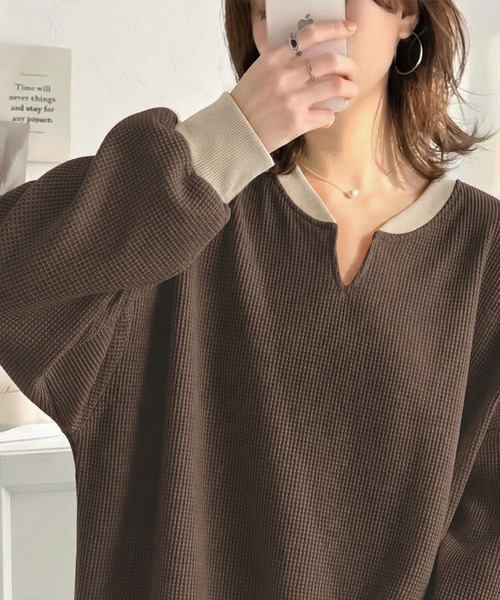 classicalelf(クラシカルエルフ)の「今っぽさは、色でつくる。オーバーサイズ配色ワッフルプルオーバー(Tシャツ/カットソー・レディース・チャコール/モカ/アイボリー/杢グレー・LARGE/MEDIUM/SMALL/X-LARGE)」の21枚目の写真