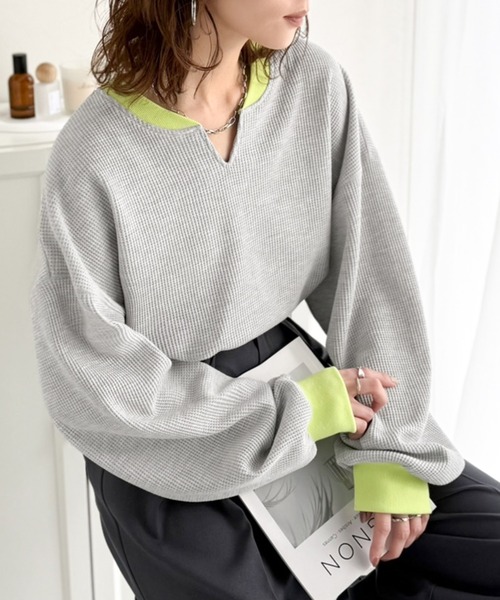 classicalelf（クラシカルエルフ）の「今っぽさは、色でつくる。オーバーサイズ配色ワッフルプルオーバー（Tシャツ/カットソー・レディース・チャコール/モカ/アイボリー/杢グレー・LARGE/MEDIUM/SMALL/X-LARGE）」の15枚目の写真