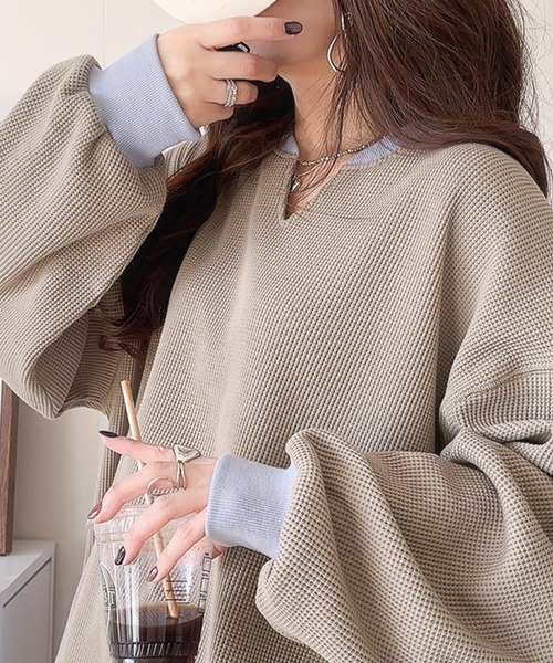 classicalelf（クラシカルエルフ）の「今っぽさは、色でつくる。オーバーサイズ配色ワッフルプルオーバー（Tシャツ/カットソー・レディース・チャコール/モカ/アイボリー/杢グレー・LARGE/MEDIUM/SMALL/X-LARGE）」の11枚目の写真