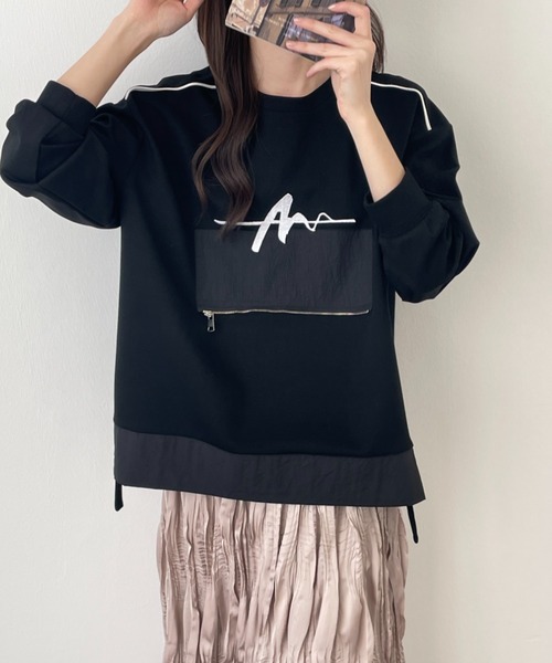 emi+（エミプラス）の「サイドスリットフロント刺繍段ボールニットスウェット（スウェット・レディース・チャコールグレー/カーキ/ブラック/ベージュ・FREE）」の3枚目の写真