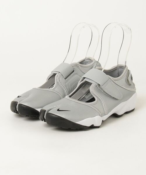 NIKE(ナイキ)の「NIKE / エア リフト(スニーカー・レディース・ブラック/シルバー・24.0cm/25.0cm/23.0cm)」の1枚目の写真