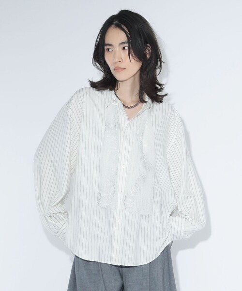 maturely（マチュアリー）の「maturely / チョーク ストライプ レース タイ ロングスリーブ（シャツ/ブラウス・レディース・ネイビー/オフホワイト・1/0）」の2枚目の写真
