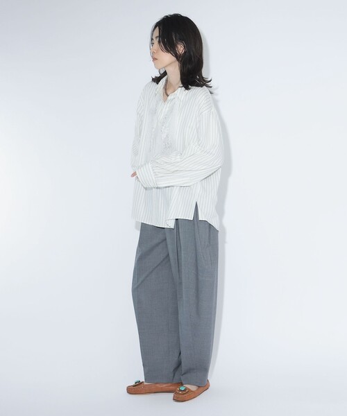 maturely（マチュアリー）の「maturely / チョーク ストライプ レース タイ ロングスリーブ（シャツ/ブラウス・レディース・ネイビー/オフホワイト・1/0）」の5枚目の写真