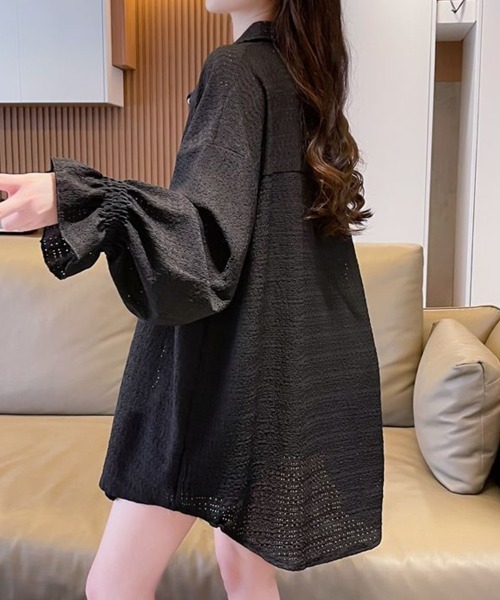 SallyLunn(サリーラン)の「ギャザーフレア袖透かし彫りシャツ(シャツ/ブラウス・レディース・スミクロ/ホワイト・MEDIUM/LARGE)」の13枚目の写真
