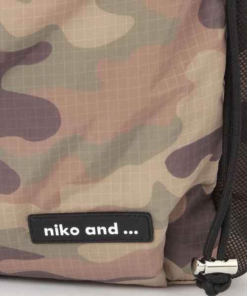 niko and...(ニコアンド)の「【A4サイズ収納可能】編みハンドルナップサック(バックパック/リュック・レディース・ブラック/カモフラージュ・0)」の15枚目の写真