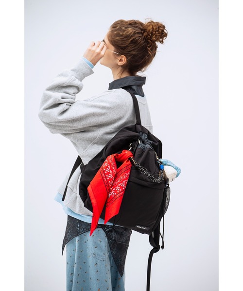 【nico☺︎お値下げ対応大歓迎♪】★未使用品★familiar リュック セール】【A4サイズ収納可能】編みハンドルナップサック（バックパック