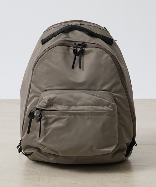ABAHOUSE（アバハウス）の「【DsBk / ディーエスビーケー】 ORDINARY BACKPACK ／デイリーバックパック ／ユニセックス 【WEB限定】（バックパック/リュック・メンズ・グレー/ブラック/カーキ/ネイビー・フリー）」の7枚目の写真