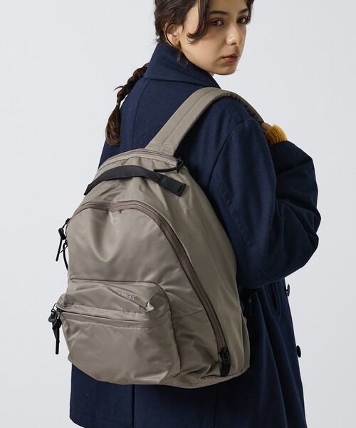 ABAHOUSE（アバハウス）の「【DsBk / ディーエスビーケー】 ORDINARY BACKPACK ／デイリーバックパック ／ユニセックス 【WEB限定】（バックパック/リュック・メンズ・グレー/ブラック/カーキ/ネイビー・フリー）」の9枚目の写真