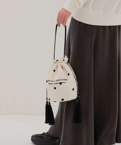 TSURU by Mariko Oikawa(ツルバイマリコオイカワ)の「TSURU by Mariko Oikawa / Lennom(ドット柄巾着バッグ WB-1264391)(ハンドバッグ・レディース・ホワイト・FREE)」の3枚目の写真