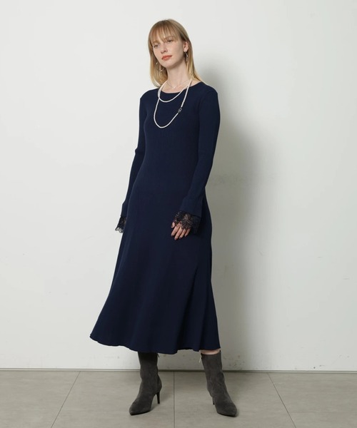 CADUNE（カデュネ）の「ニットフレアワンピース（ワンピース・レディース・ベージュ/ネイビー・38/36）」の2枚目の写真