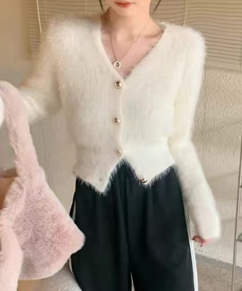 ampm(エーエムピーエム)の「シャギーニット パールボタンカーディガン(カーディガン/ボレロ・レディース・ホワイト/ブラック・L/M)」の18枚目の写真