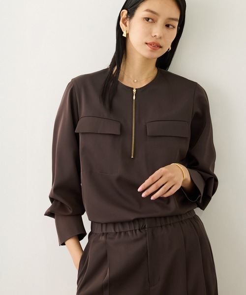 ROPE'（ロペ）の「フロントジップブラウス/イージーケア・セットアップ対応（シャツ/ブラウス・レディース・ピンク/ダークブラウン/ネイビー・38/36）」の5枚目の写真