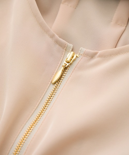 ROPE'（ロペ）の「フロントジップブラウス/イージーケア・セットアップ対応（シャツ/ブラウス・レディース・ピンク/ダークブラウン/ネイビー・38/36）」の17枚目の写真