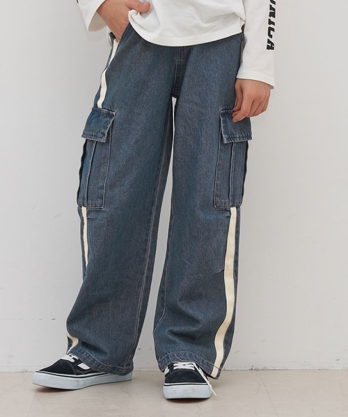 coca（coca）（コカ）の「キッズ　デニムラインカーゴパンツ（カーゴパンツ・キッズ・ブラック/ブルー・120/130/140/150）」の2枚目の写真