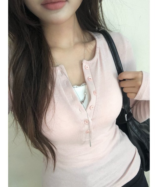 anyonemore（エニワンモア）の「ウール混ボタンスリム長袖ヘンリーネックTシャツ（Tシャツ/カットソー・レディース・カーキ/グレー/チャコール/ピンク・FREE）」の13枚目の写真
