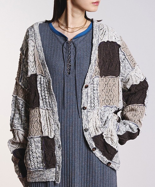 ROSE BUD(ローズバッド)の「(CREOLME)PATCHWORK KNIT CARDIGAN(カーディガン/ボレロ・レディース・オレンジ/ベージュ/グレー・ONE SIZE)」の2枚目の写真