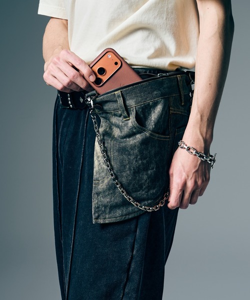 glamb(グラム)の「Aged Denim Bag / エイジドデニムバッグ(トートバッグ・メンズ・ブラック/インディゴブルー・FREE)」の6枚目の写真
