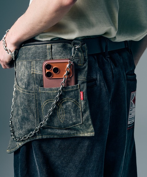 glamb(グラム)の「Aged Denim Bag / エイジドデニムバッグ(トートバッグ・メンズ・ブラック/インディゴブルー・FREE)」の7枚目の写真