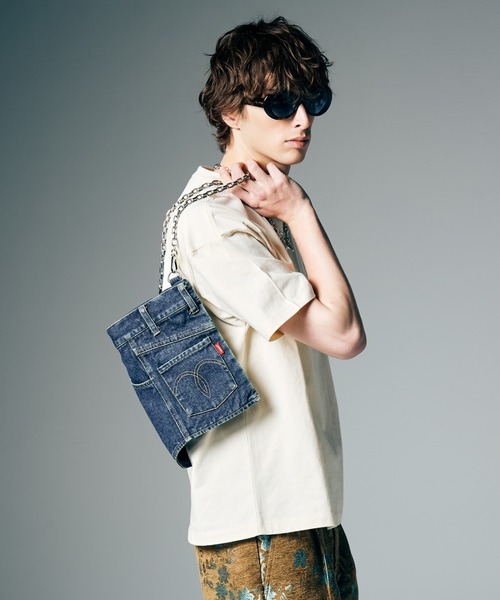 glamb(グラム)の「Aged Denim Bag / エイジドデニムバッグ(トートバッグ・メンズ・ブラック/インディゴブルー・FREE)」の9枚目の写真