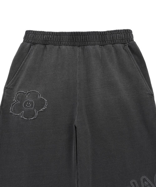 Wacky WiLLy（ワッキーウィリー）の「[GISELLEジゼル着用] WOMEN'S BIG LILY DENIM WASH SEMI-WIDE SWEATPANTS（スウェットパンツ・レディース・ダークグレー・MEDIUM/SMALL）」の4枚目の写真