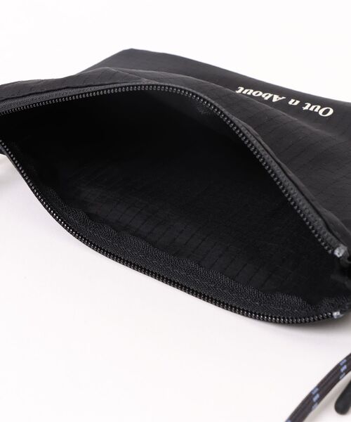 TITE IN THE STORE（ティテ　インザ　ストア）の「サコッシュ付きバックパック【Lightly/ライトリー】（バックパック/リュック・レディース・アイボリー/ブラック・FREE）」の8枚目の写真