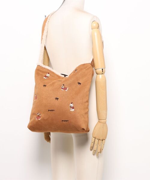 tone(トーン)の「【88eighty-eight】ふわふわもこもこ子犬刺繍リバーシブルショルダーバッグ【import】(MA)(ショルダーバッグ・レディース・ベージュ・FREE)」の9枚目の写真