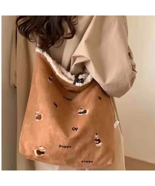 tone(トーン)の「【88eighty-eight】ふわふわもこもこ子犬刺繍リバーシブルショルダーバッグ【import】(MA)(ショルダーバッグ・レディース・ベージュ・FREE)」の3枚目の写真